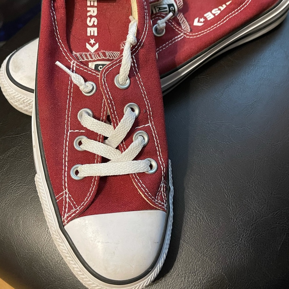 Women’s maroon Converse
